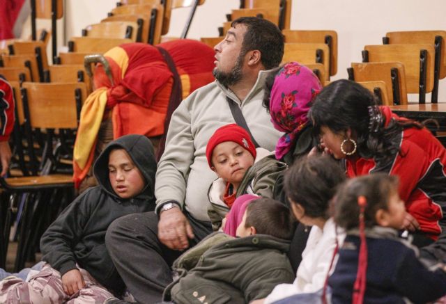 Διώξεις και επιθέσεις διώχνουν τους Ρομά από τους καταυλισμούς τους στη Γαλλία