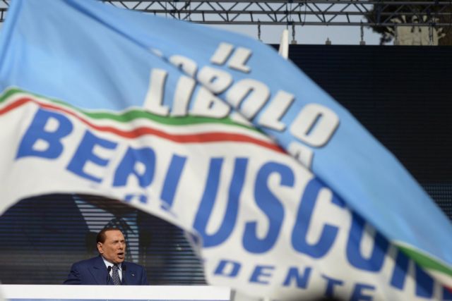 To «αναγκαίο κακό» Μπερλουσκόνι διχάζει την ιταλική κεντροαριστερά