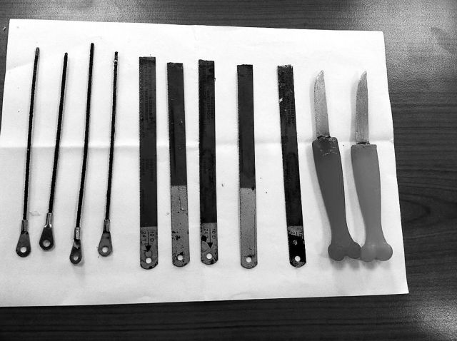 Μαχαίρια και ναρκωτικά βρέθηκαν στις φυλακές Τρικάλων και Γρεβενών