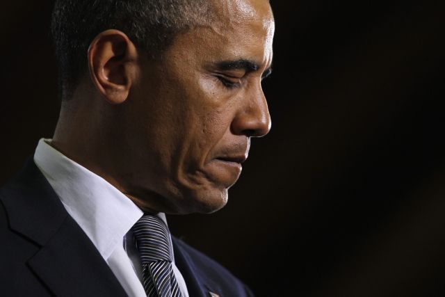 Μέτρα για την οπλοκατοχή ζητά ο Ομπάμα με δάκρυα στα μάτια