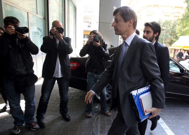 Μαραθώνιος διαπραγματεύσεων με την τρόικα και μετά το Eurogroup