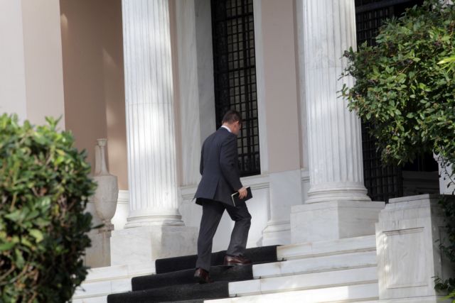 Νέο ραντεβού Στουρνάρα-τρόικας, διαπραγματεύσεις και την επόμενη εβδομάδα