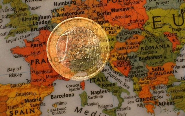 Επιδεινώνονται οι προβλέψεις των αναλυτών για ύφεση στην ευρωζώνη φέτος