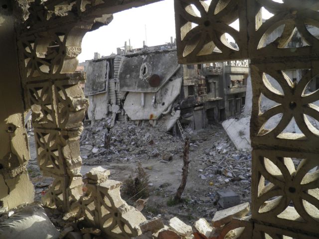 Έγκλημα κατά της ανθρωπότητας οι αεροπορικές επιδρομές στη Συρία, λέει η HRW