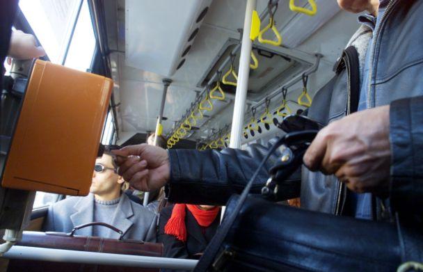 Εισαγγελική παρέμβαση για τον οδηγό που κατέβασε μετανάστες από λεωφορείο