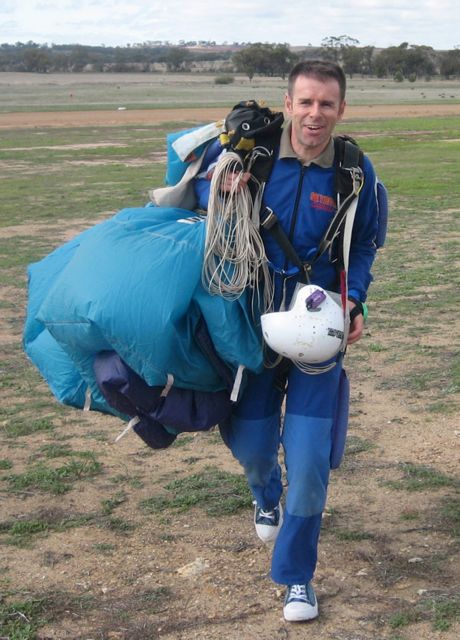 Bρετανός πωλεί (ξανά) τη ζωή του, αυτή τη φορά σε νησί της Καραϊβικής