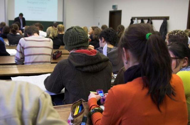 «Εξηγείστε γιατί οι εβραίοι είναι πρόβλημα» ρωτά μαθητές καθηγητής στις ΗΠΑ