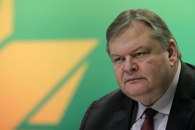 Την επανεκκίνηση του ΠΑΣΟΚ σχεδιάζει ο Ευάγγελος Βενιζέλος