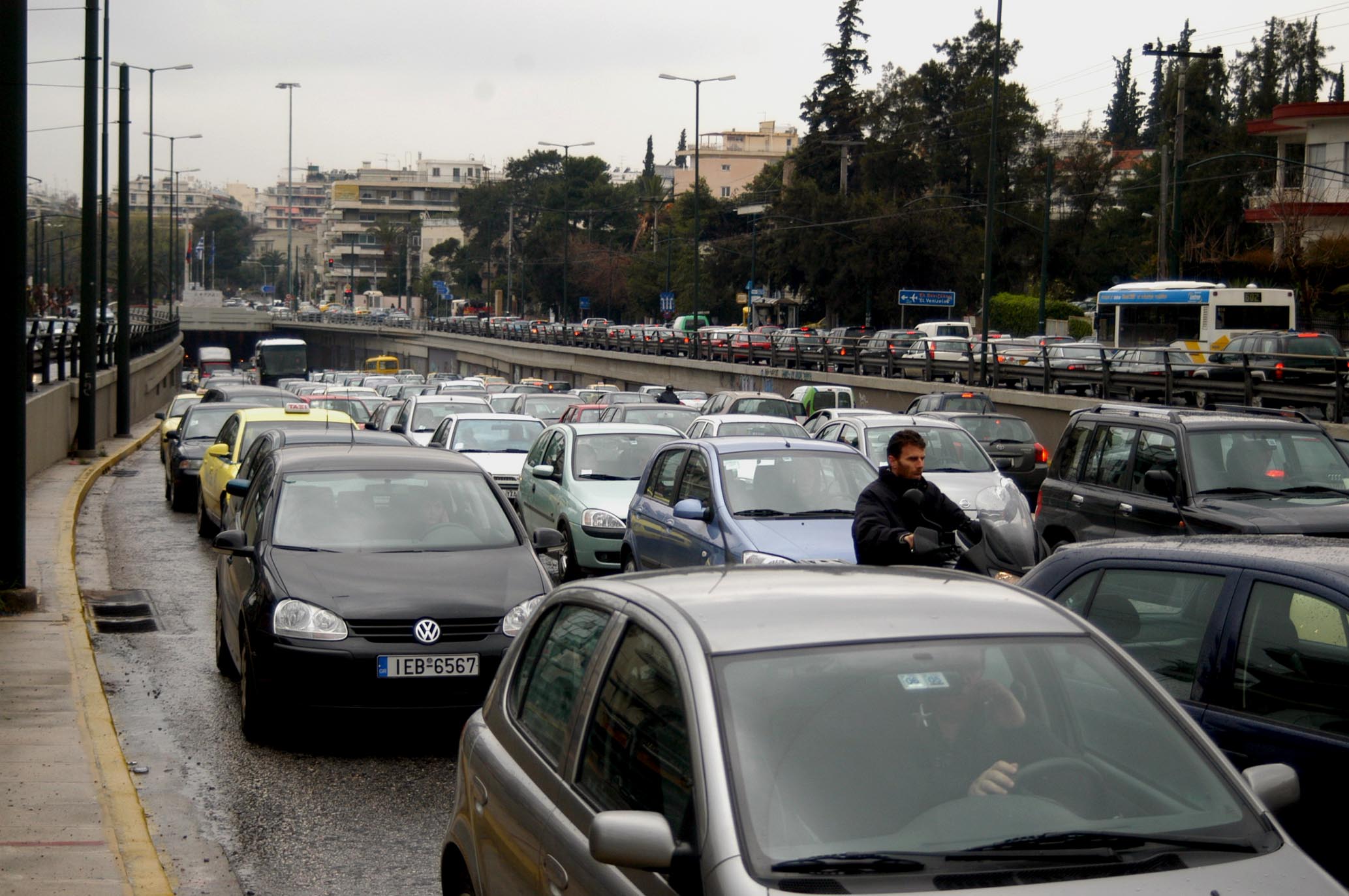 Αυστηρές ποινές και υψηλά πρόστιμα για τους ιδιοκτήτες ανασφάλιστων οχημάτων