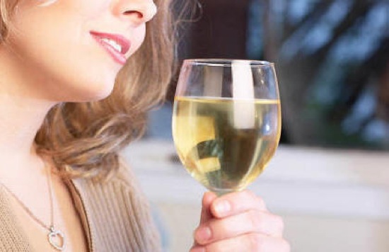 Το αλκοόλ δεν επηρεάζει την επιβίωση των ασθενών με καρκίνο του μαστού