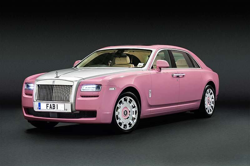 Μια Rolls-Royce Ghost EWL «στα ροζ» για την πρόληψη του καρκίνου του μαστού