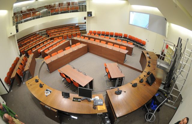 Θέσεις στη δίκη των Γερμανών νεοναζί θα δοθούν τελικά στον ξένο Τύπο