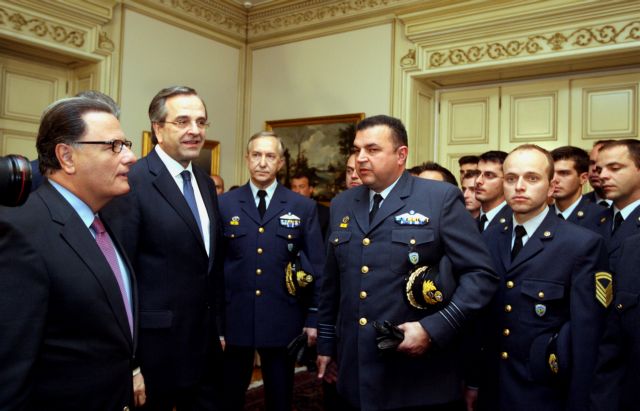 «Θα φανεί το ξέφωτο» είπε ο Σαμαράς σε πιλότους της Πολεμικής Αεροπορίας