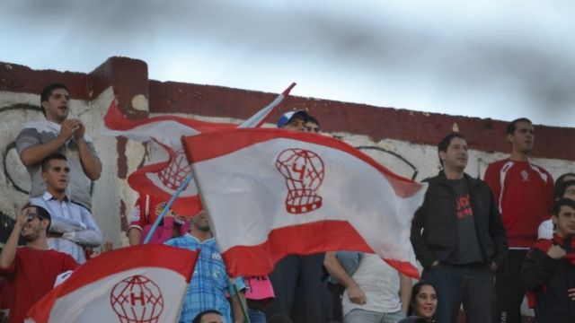 Χούλιγκαν χτύπησαν και λήστεψαν παίκτες της Ουρακάν