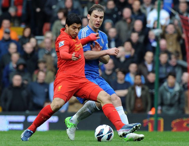 Ο Σουάρες κράτησε «ζωντανή» τη Λίβερπουλ, «ξεπέτα» Τότεναμ σε Σίτι