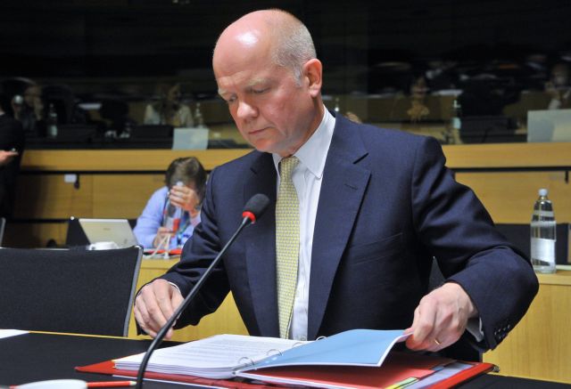 Χαλαρώνει η ΕΕ το πετρελαϊκό εμπάργκο για να στηρίξει τους σύρους αντάρτες