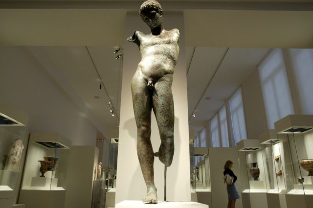 Ελληνικά αγάλματα στη Ντόχα κρύφτηκαν από παραβάν γιατί ήταν ...γυμνά
