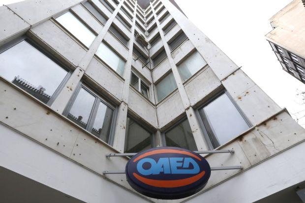 Τριγμοί στον κυβερνητικό συνασπισμό για το πρόγραμμα των 400.000 ανέργων