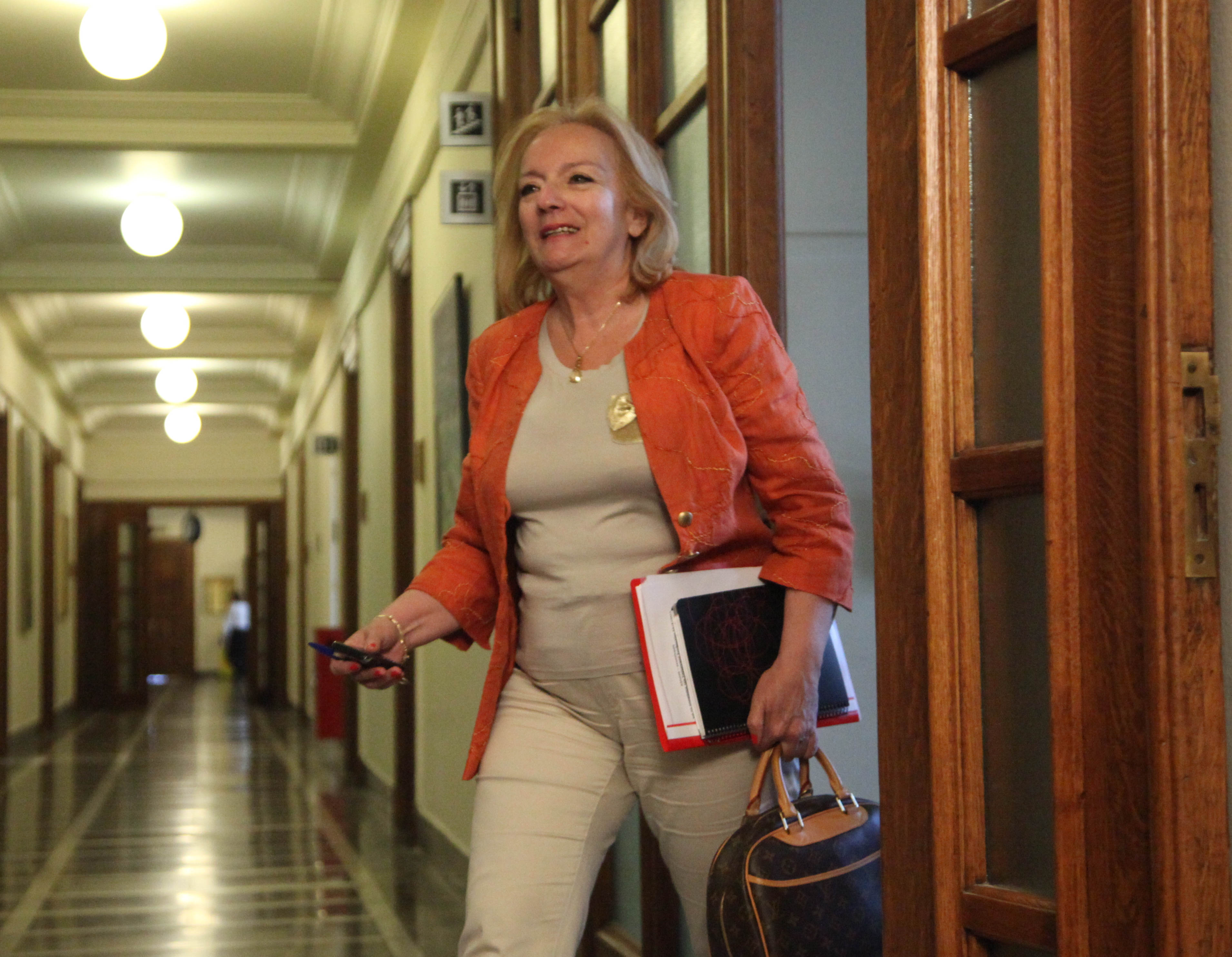 Γραπτώς θα απαντήσει η Ρ.Βάρτζελη στις ερωτήσεις της Προανακριτικής