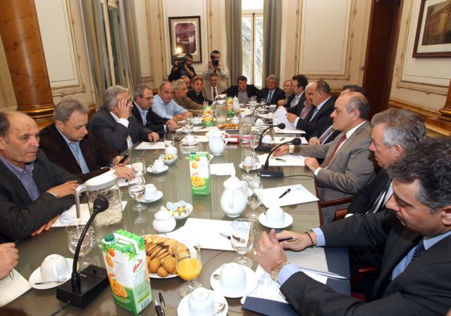 Απέρριψε ο ΣΕΒ το αίτημα της ΓΣΕΕ για τον κατώτερο μισθό