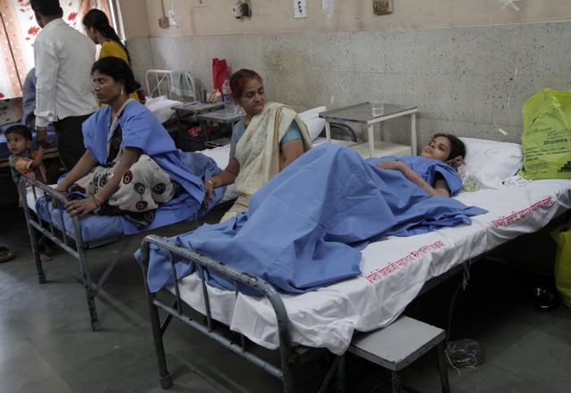 Ασθενείς παγιδεύτηκαν στα συντρίμμια νοσοκομείου που κατέρρευσε στην Ινδία