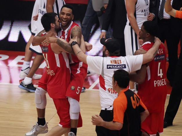 Το δάκρυ του Παπανικολάου και η χαρά των Πρίντεζη, Σπανούλη