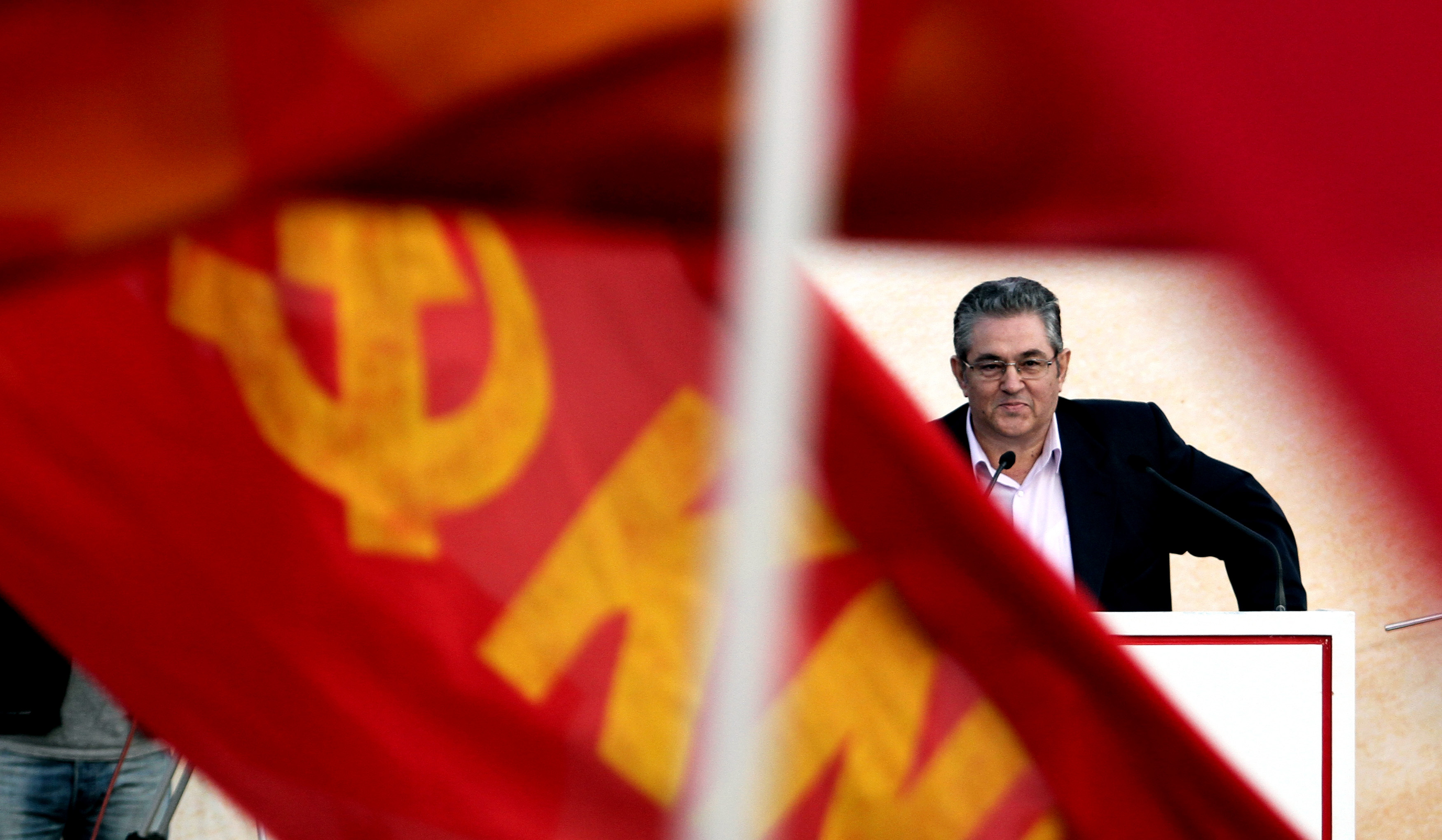 Νέο πλήγμα στον κατώτερο μισθό η τροπολογία της κυβέρνησης, λέει το ΚΚΕ