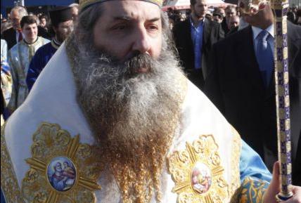 Κατά της Χρυσής Αυγής στρέφεται ξανά ο μητροπολίτης Πειραιώς