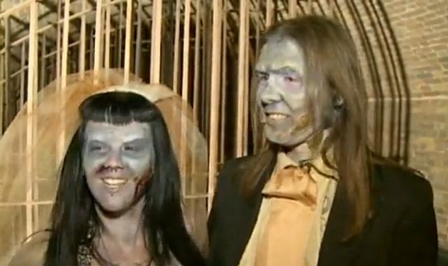 Ντύθηκαν ζόμπι και πρωταγωνίστησαν στο γάμο των ονείρων τους