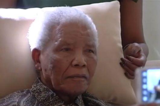 Εμφανώς καταβεβλημένος αλλά «με υψηλό ηθικό» ο Μαντέλα