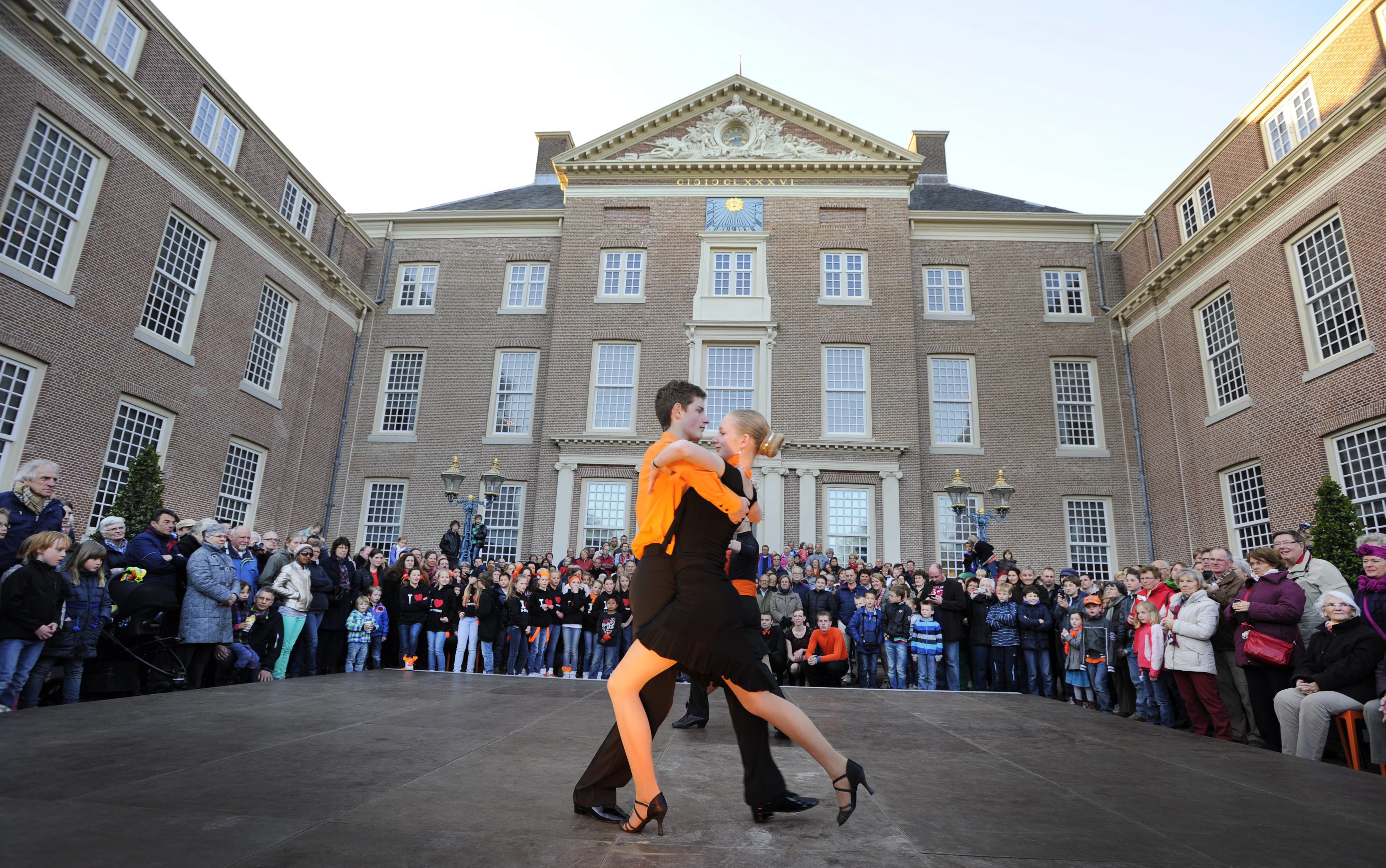 Μετά τον Πάπα, η Αργεντινή αποκτά βασίλισσα σε ευρωπαϊκό θρόνο