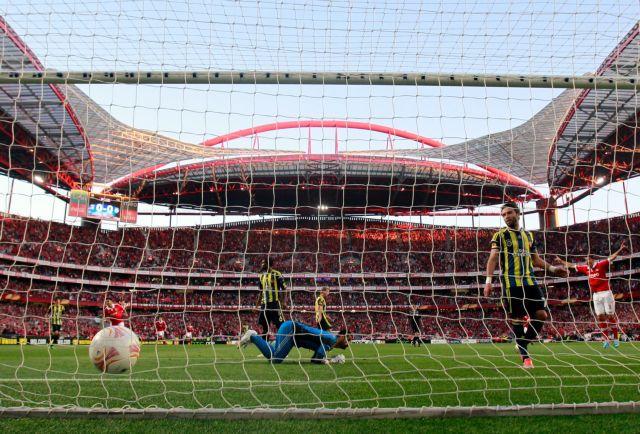 Πρόβα τελικού για Ντόρτμουντ-Μπάγερν, νίκη για Σάλκε, «Χ» για Σεντ Ετιέν