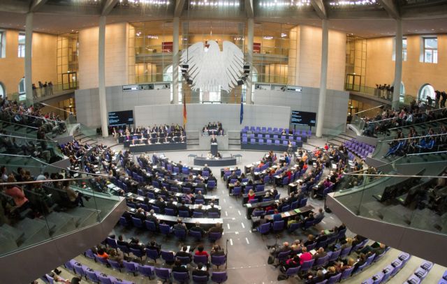 «Γκρίνια» στο Βερολίνο για τη διετή παράταση στη Γαλλία