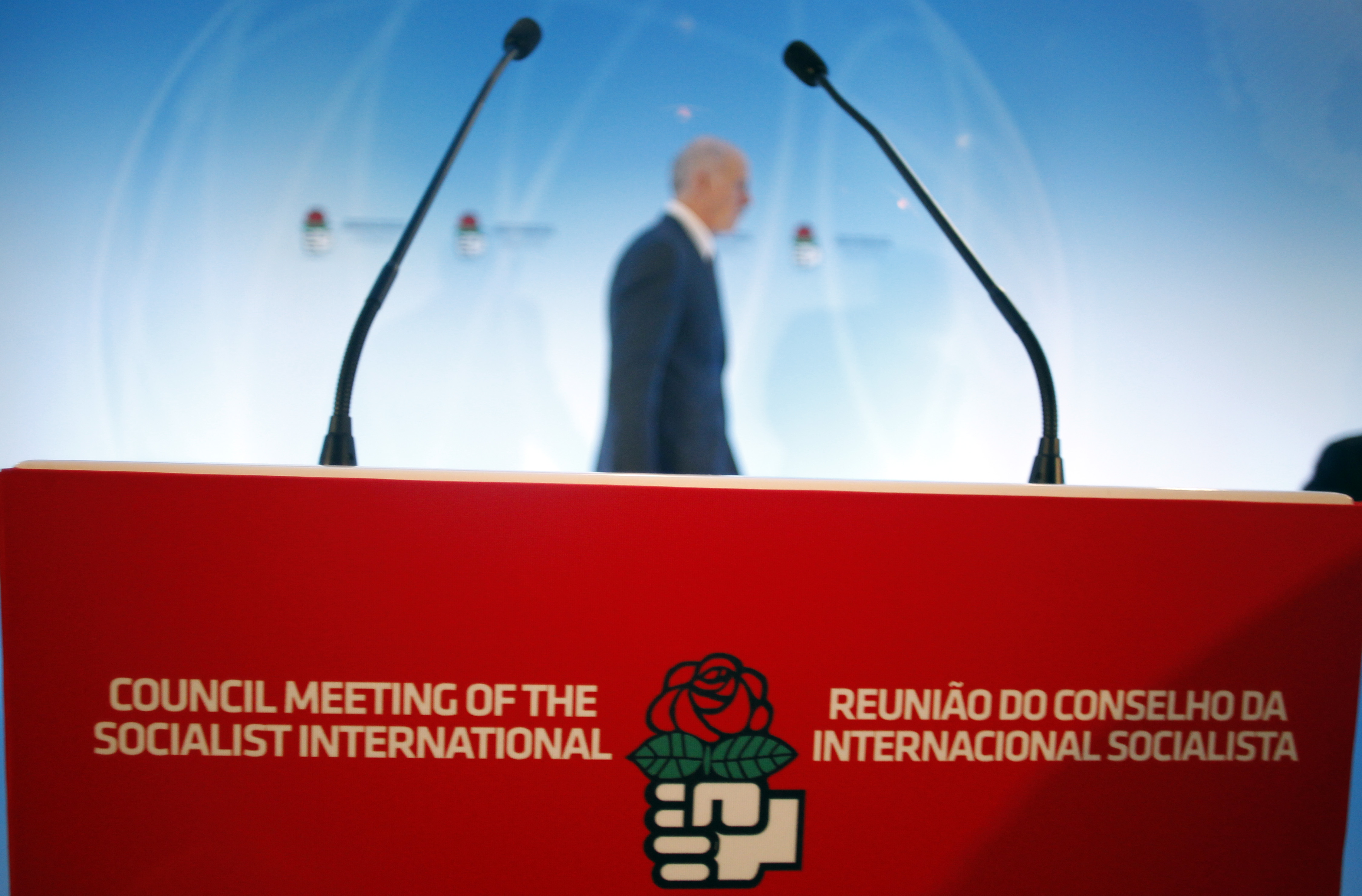 Οργάνωση ανταγωνιστική προς τη Σοσιαλιστική Διεθνή προωθεί το SPD