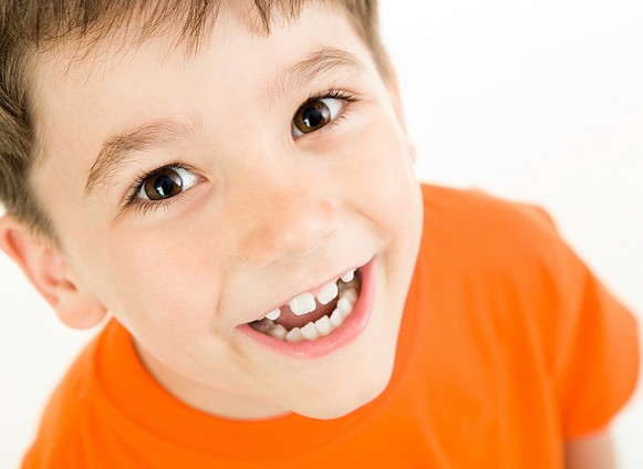Γιατί το παιδί τρίζει τα δόντια του;