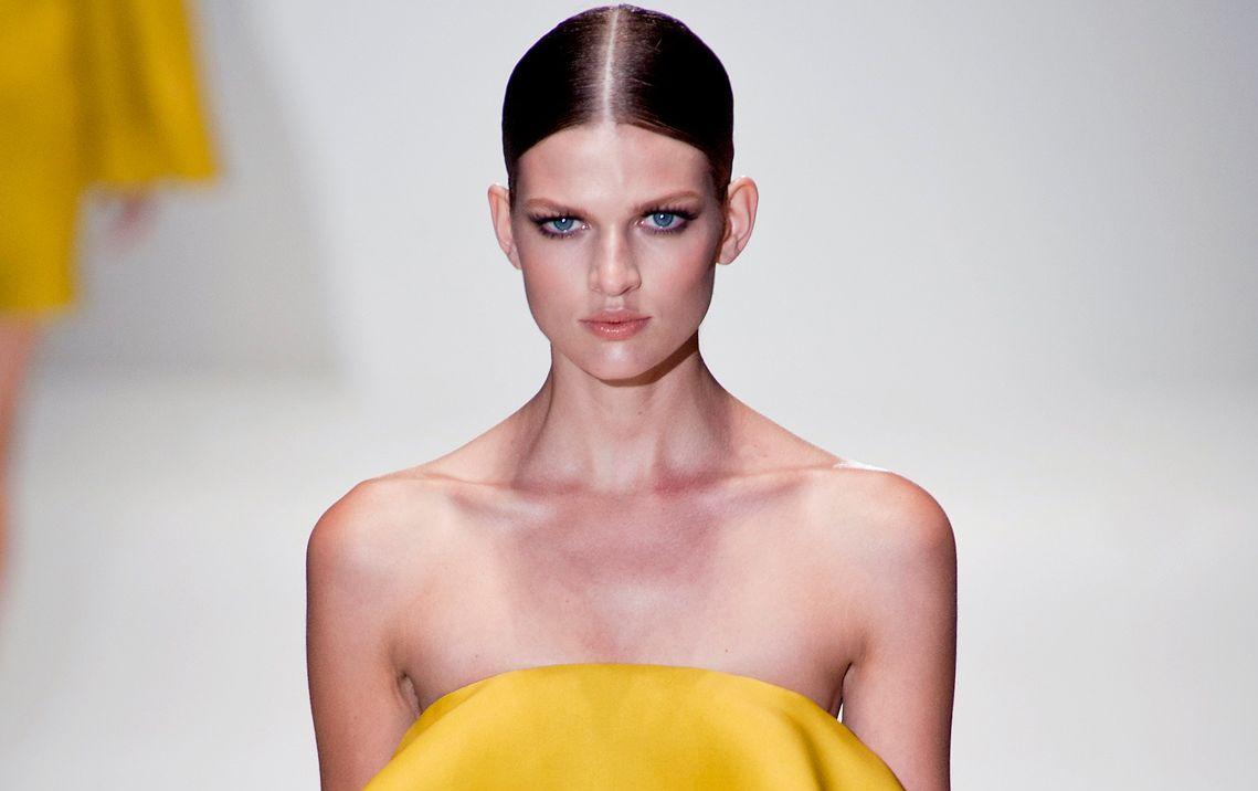 Πώς να φορέσετε το κίτρινο του καλοκαιριού