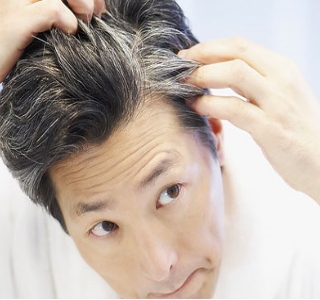 Τέλος στα γκρίζα μαλλιά βάζει φάρμακο κατά της λεύκης