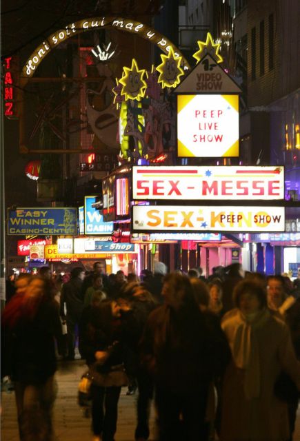 Τέλος επιτηδεύματος θα καταβάλλουν πλέον οι ιερόδουλες στη Γερμανία