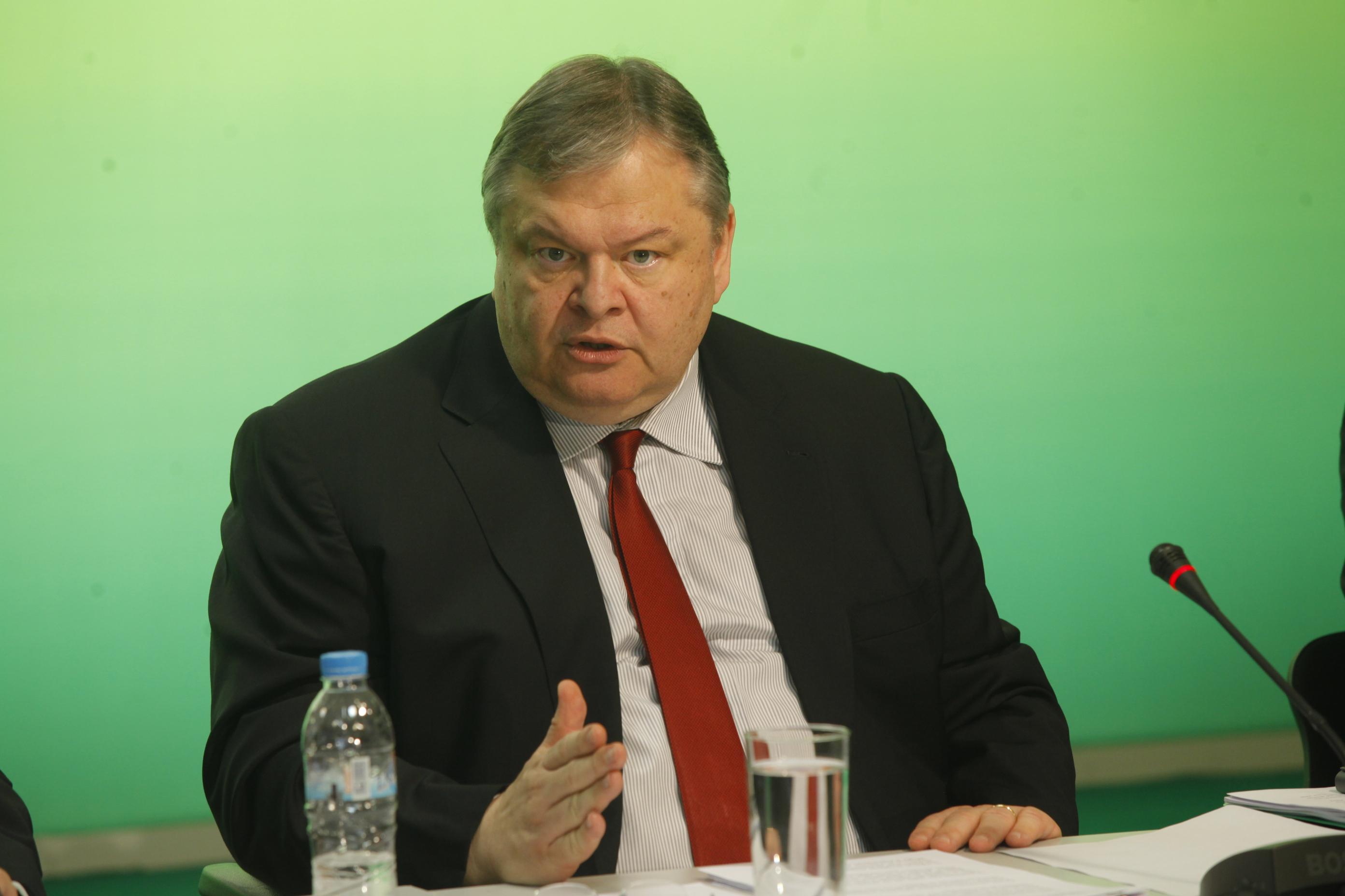 Αδιανόητη η απόφαση για απεργία στις Πανελλαδικές, λέει το ΠΑΣΟΚ