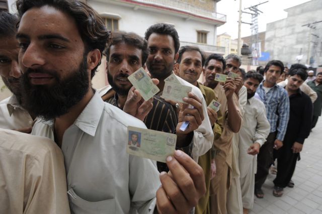 Με μεγάλη συμμετοχή ολοκληρώθηκαν οι εκλογές στο Πακιστάν