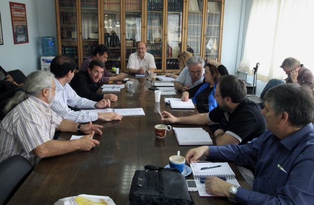 Σε θέσεις μάχης κυβέρνηση-εκπαιδευτικοί εν όψει της επίδοσης φύλλων πορείας