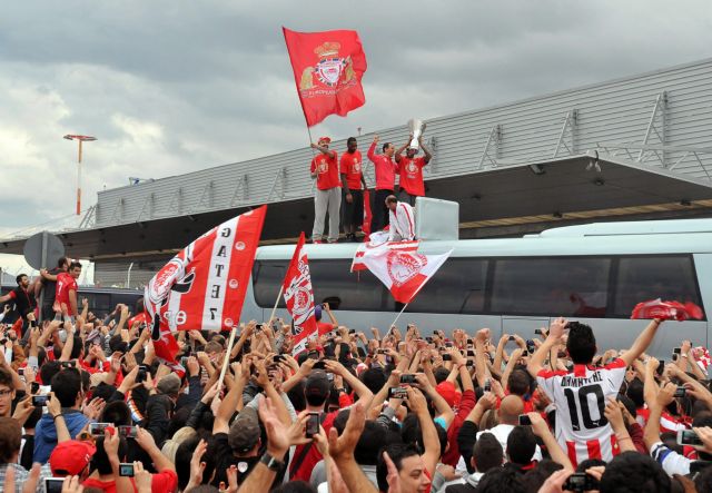 Αποθεωτική υποδοχή στον πρωταθλητή Ευρώπης Ολυμπιακό