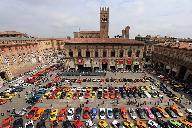 Φινάλε για την πορεία των 350 supercars, «την ψυχή του πάρτι» της Lamborghini