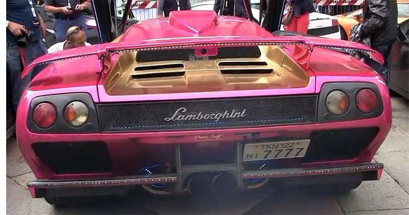 Μια… εξοργιστικά ροζ Lamborghini Diablo GT
