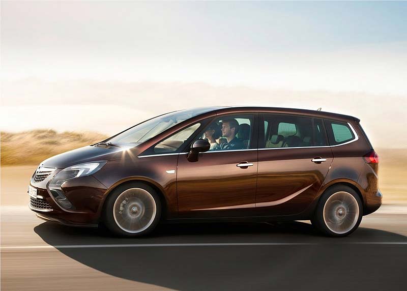 Στο Ruesselsheim η γραμμή παραγωγής του Opel Zafira Tourer