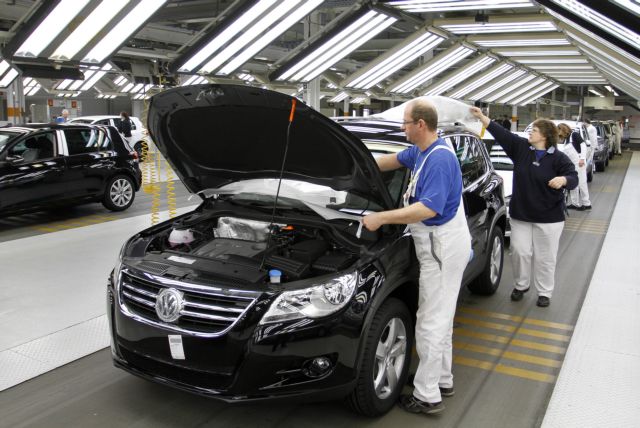 Σε ύφεση η γαλλική οικονομία καθώς μειώνεται η κατανάλωση