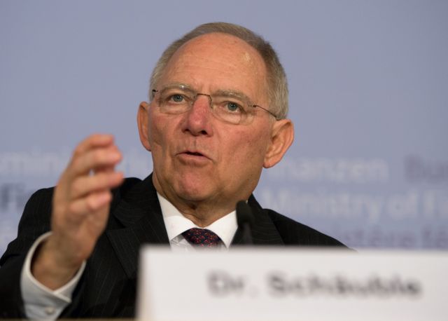 «Ψευδοφάρμακο» τα μηδενικά επιτόκια, λέει ο Σόιμπλε