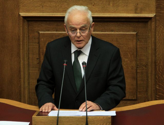 Δεν υπάρχει «βιομηχανία αργιών» στο Δημόσιο, λέει ο Αντ.Μανιτάκης