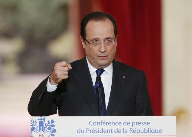Κυβέρνηση της ευρωζώνης ζητά ο Ολάντ και «περνά στην επίθεση»