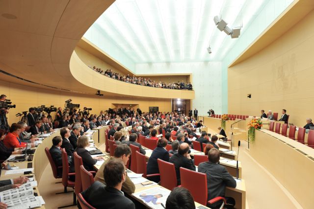 Οι Βαυαροί βουλευτές στο στόχαστρο για προσλήψεις συγγενών